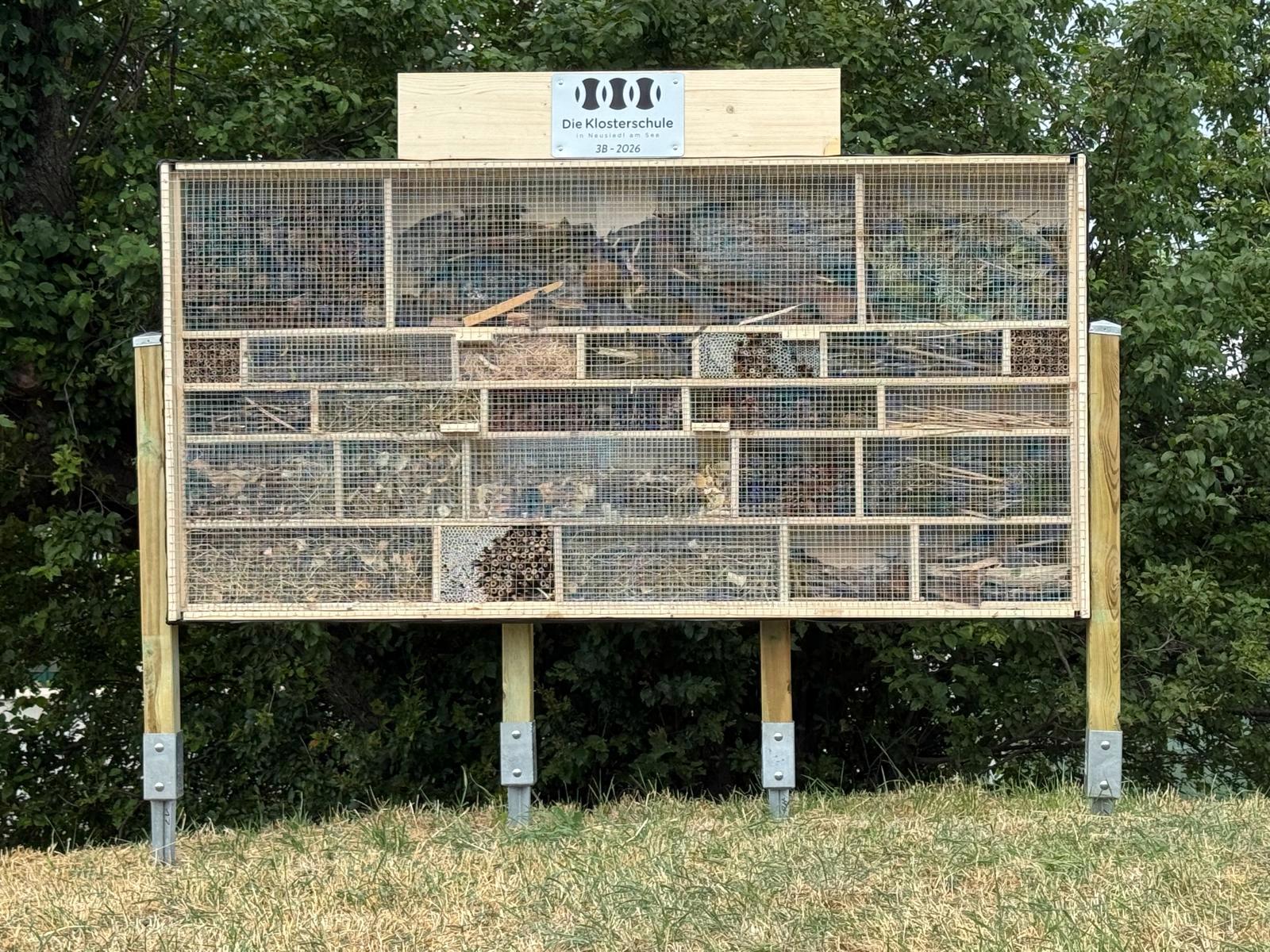 Neues Insektenhotel auf der Naschwiese am Kalvarienberg